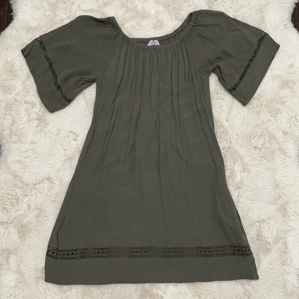 Off-the-shoulder green dress